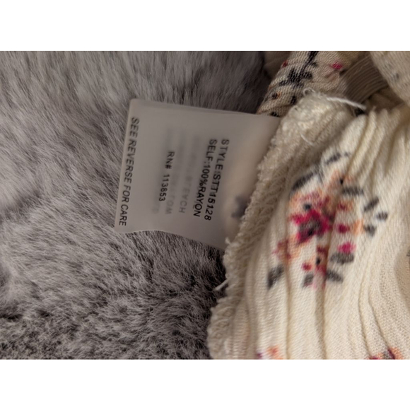 Women's SUGAR + LIP2 Cream Floral Smocked Blouse S - Picture 7 of 8